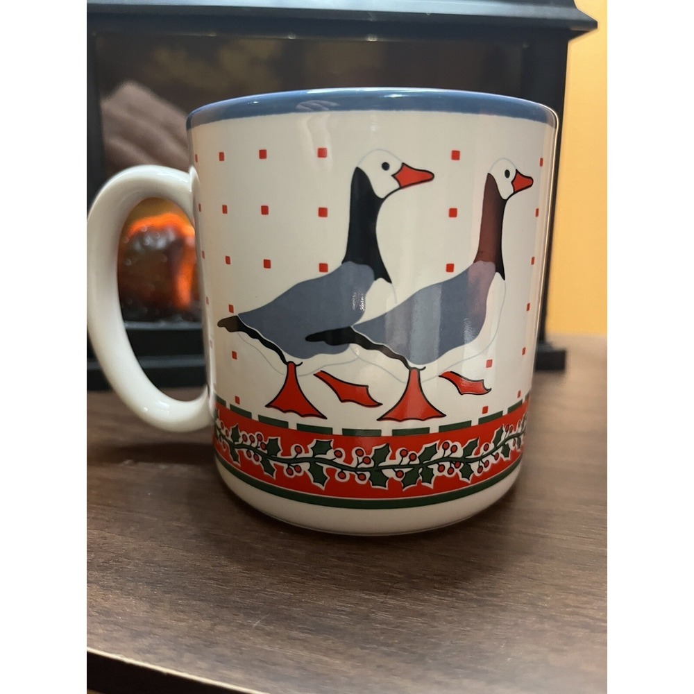 Potpourri Press Christmas Mug , Ducks / Geese , Holly, Festive , Vintage - Picture 2 of 5